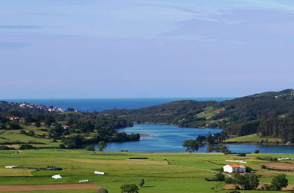 Cabo y ría de Ajo